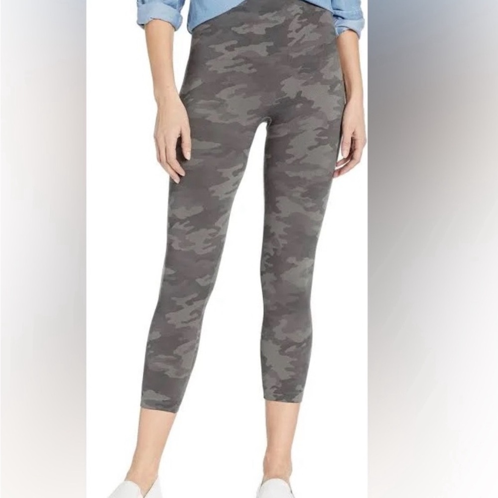 SPANX Look At Me Now Seamless leggings camo print size XS
